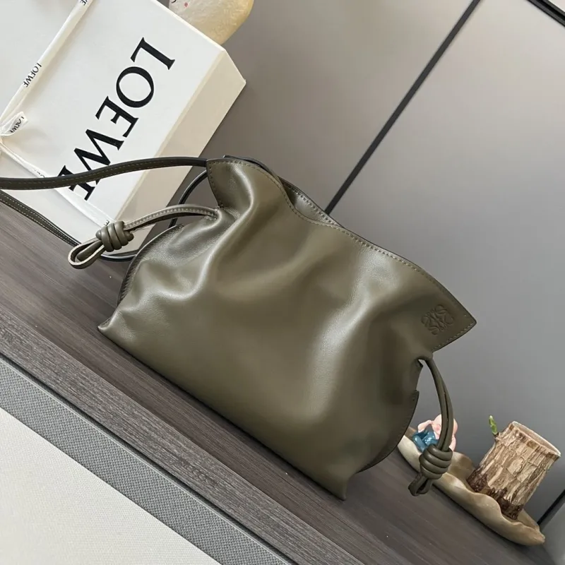 Loewe Clutch-28