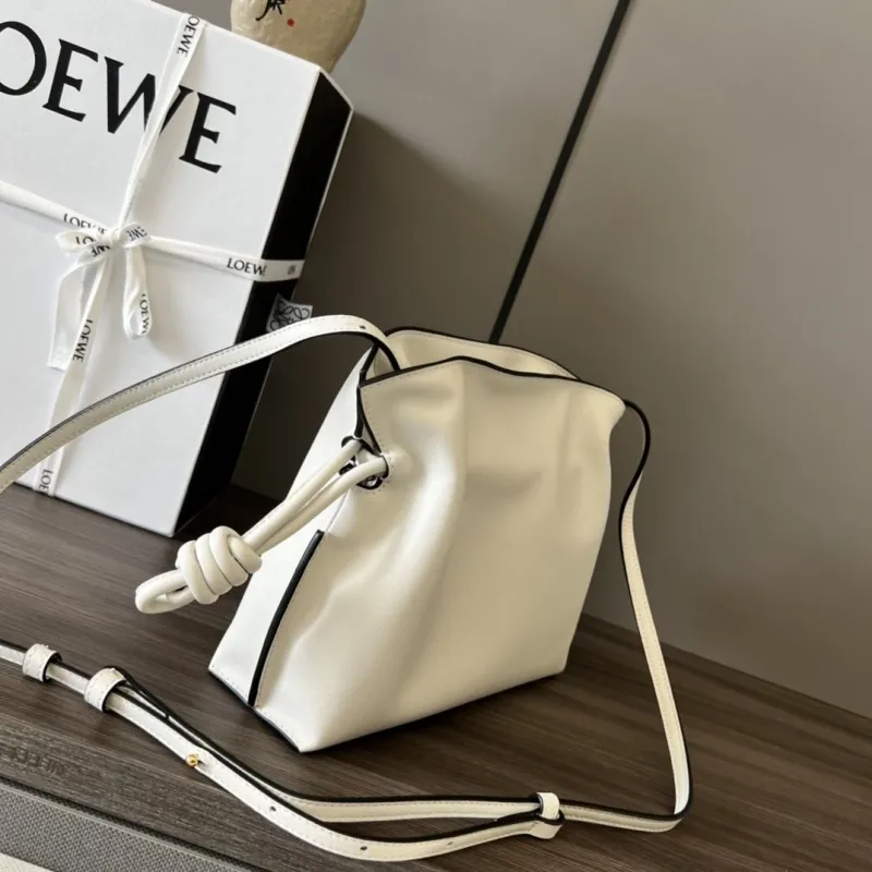 Alternative view of Loewe Clutch-29