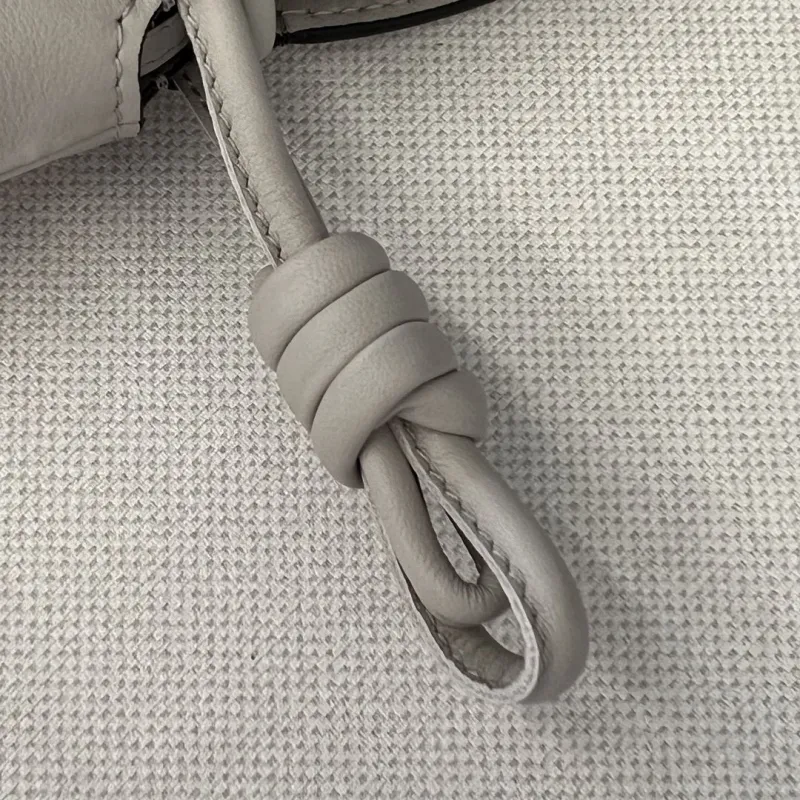 Loewe Clutch-30 - Image 6