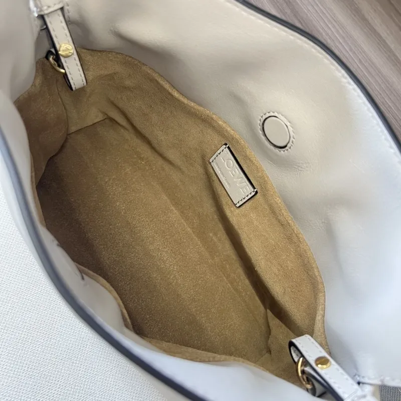 Loewe Clutch-30 - Image 8