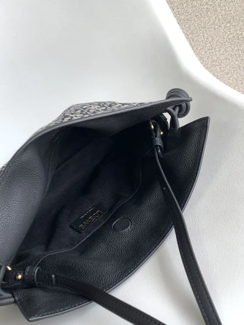 Loewe Clutch-34 - Image 7