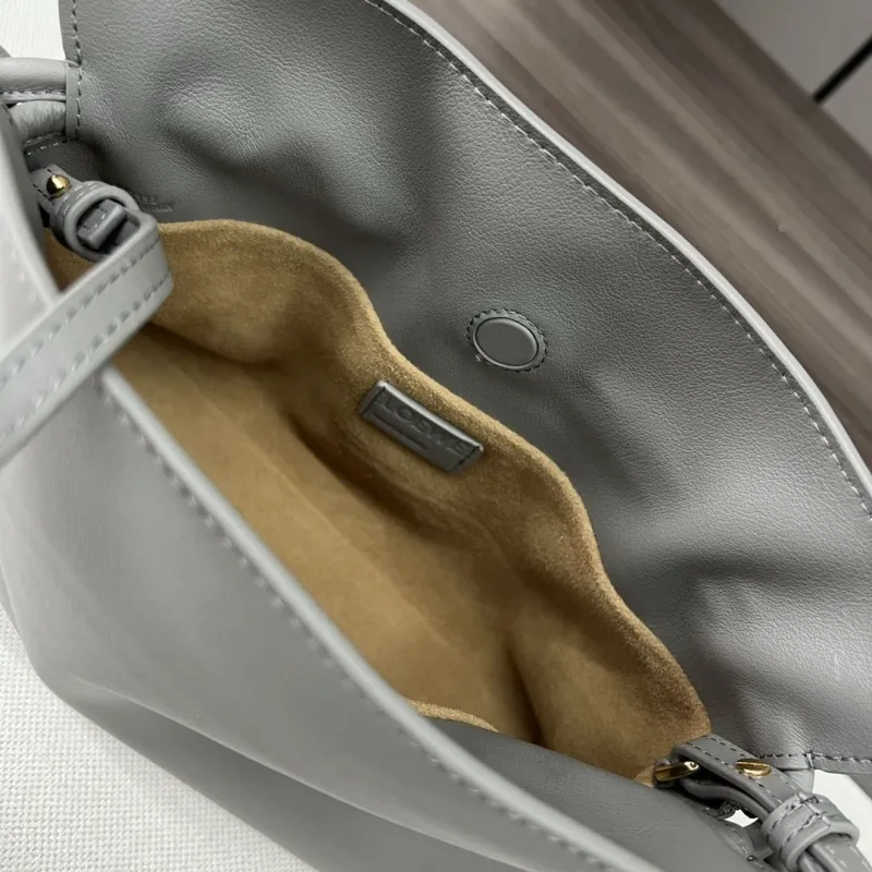 Loewe Clutch-35 - Image 8