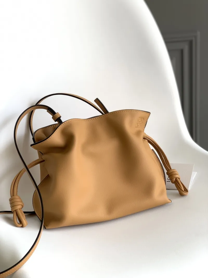 Loewe Clutch-39
