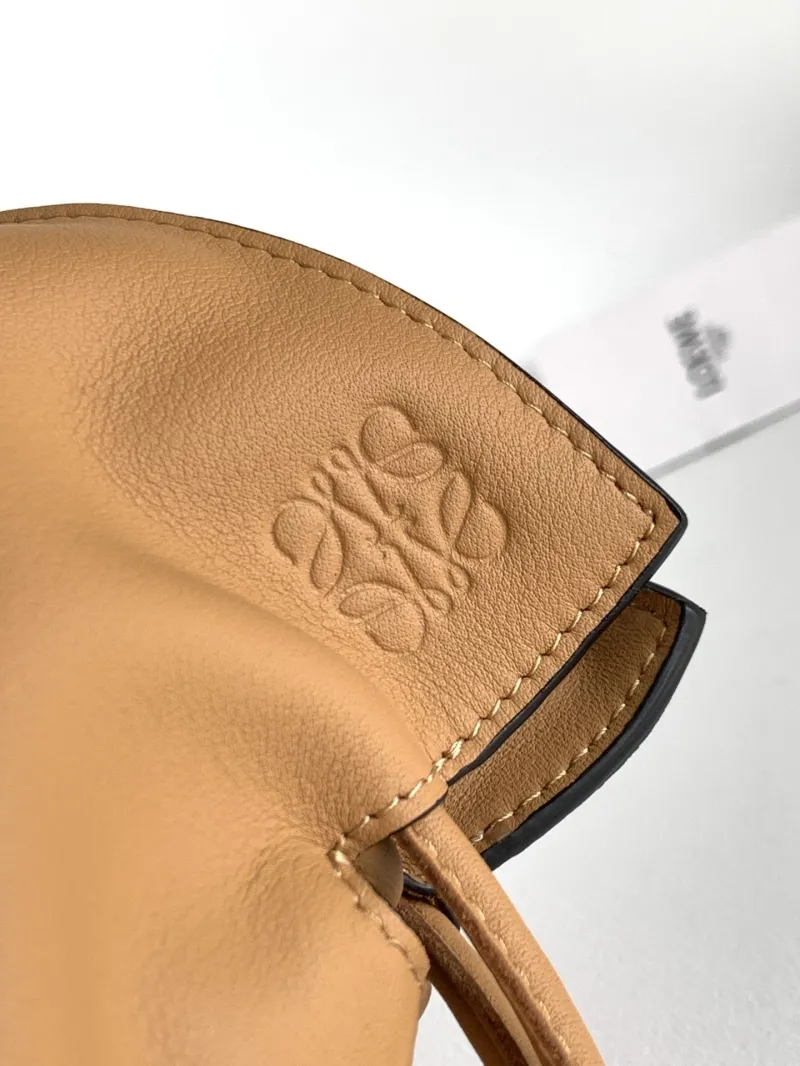 Loewe Tan Leather Crossbody Bag - Image 4