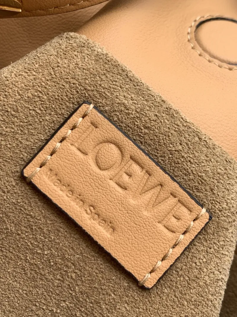 Loewe Tan Leather Crossbody Bag - Image 9