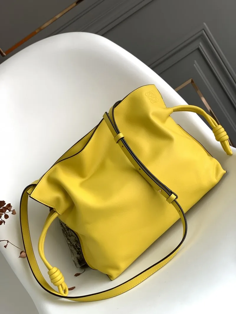 Loewe Clutch-49