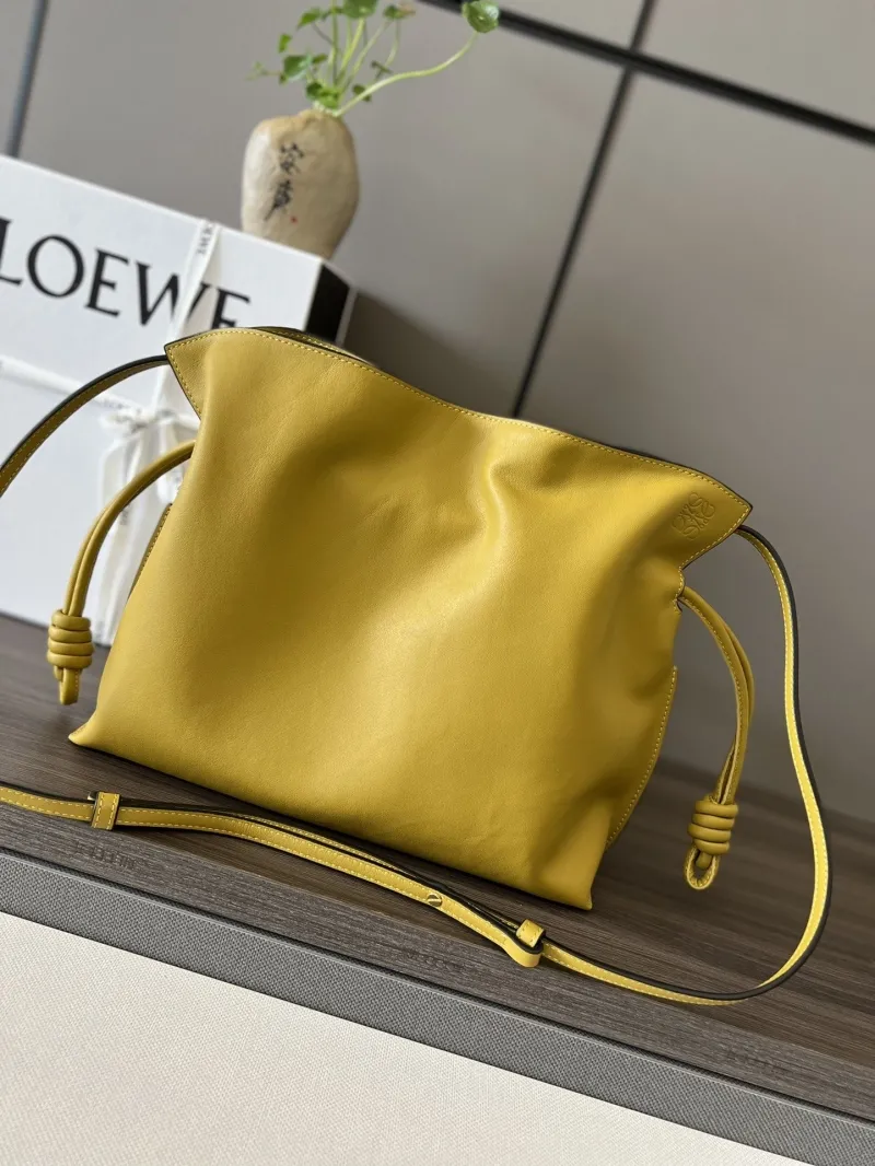 Loewe Clutch-52