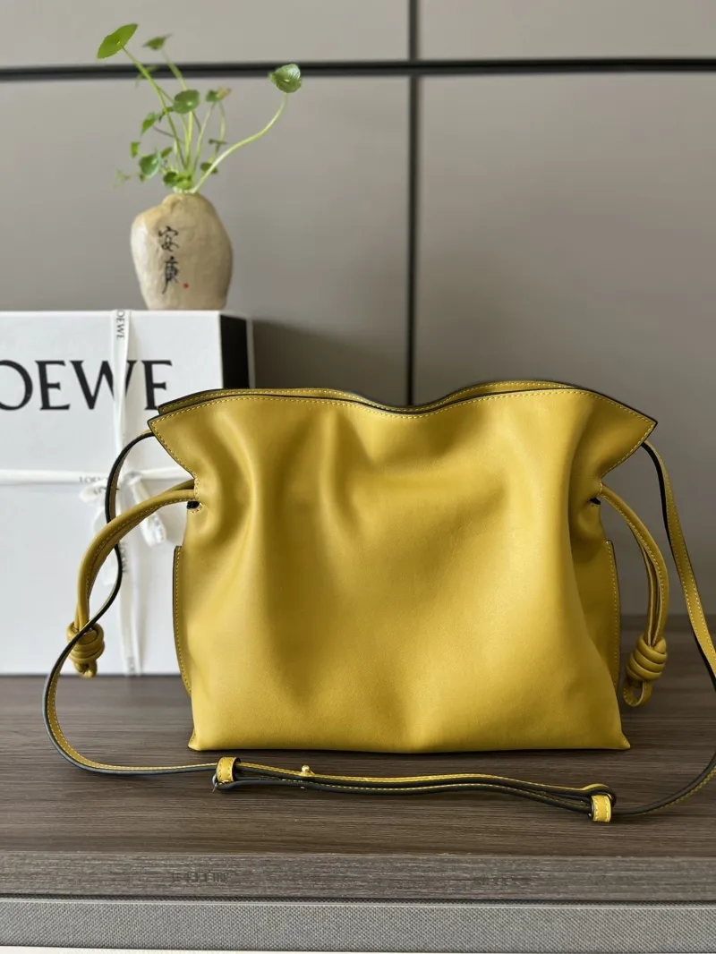 LOEWE Clutch 52 Yellow Leather Crossbody Bag - Image 3