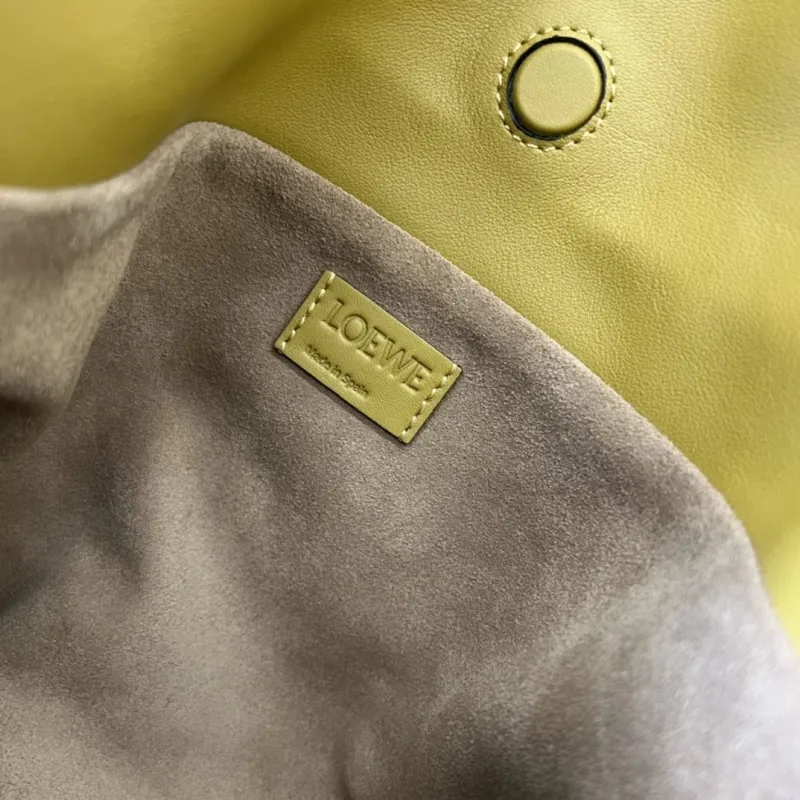 LOEWE Clutch 52 Yellow Leather Crossbody Bag - Image 9