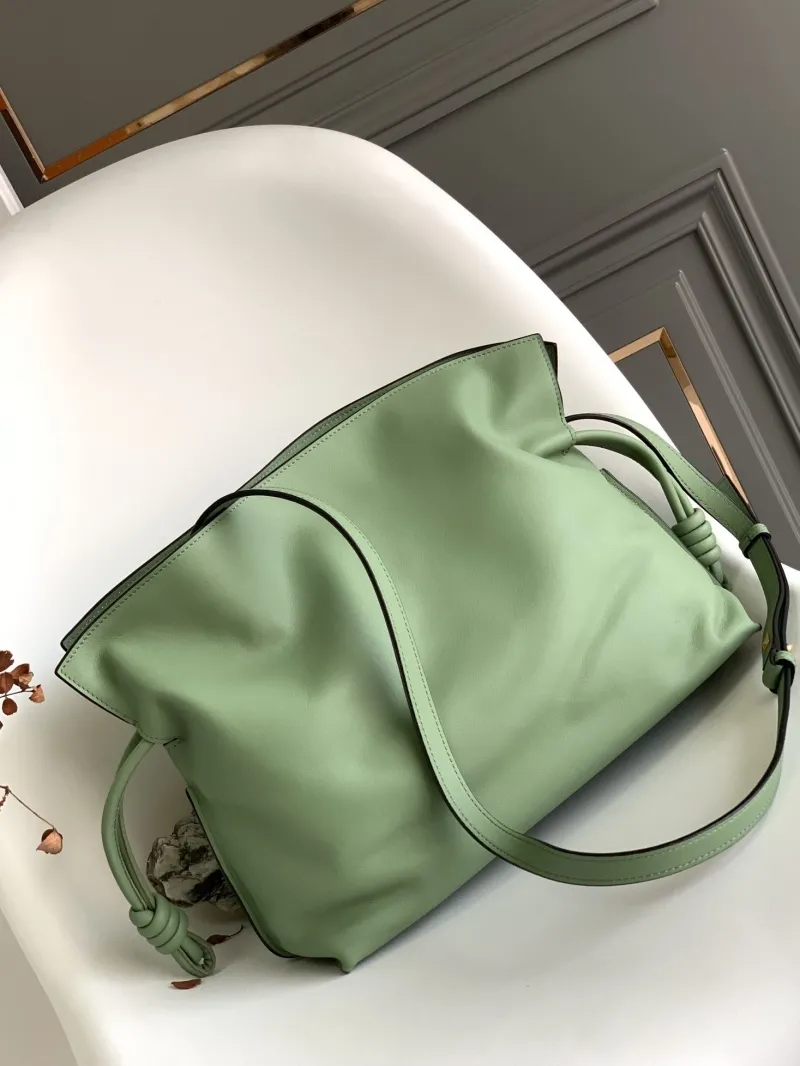 Loewe Mint Green Leather Shoulder Bag - Image 3