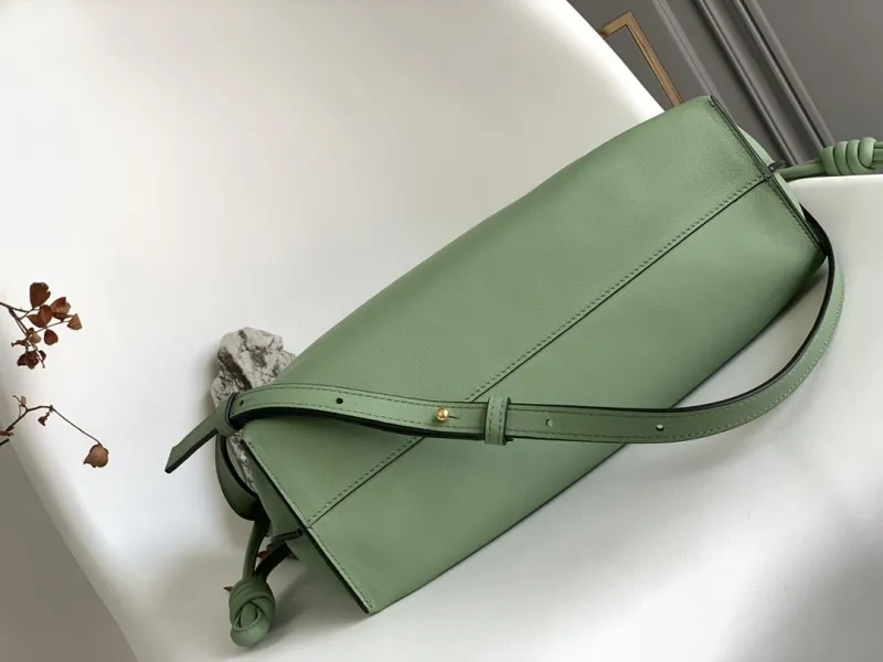 Loewe Mint Green Leather Shoulder Bag - Image 5