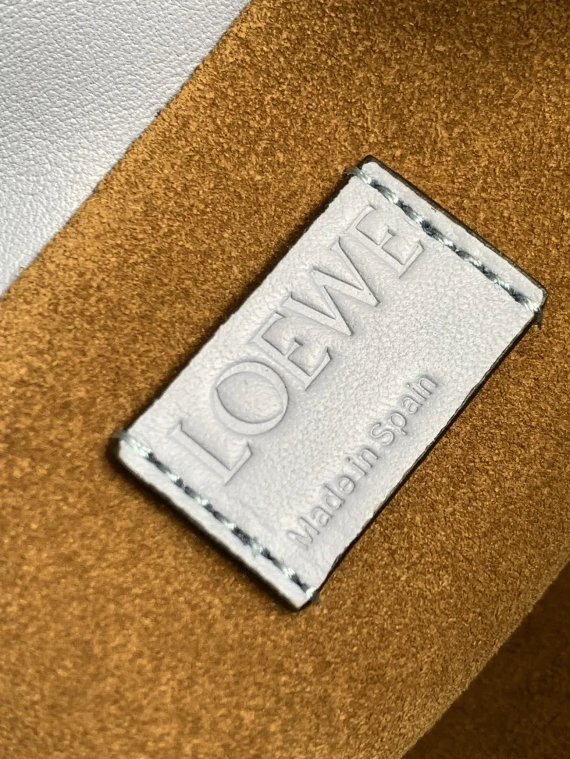 Loewe Light Blue Leather Shoulder Bag - Image 9