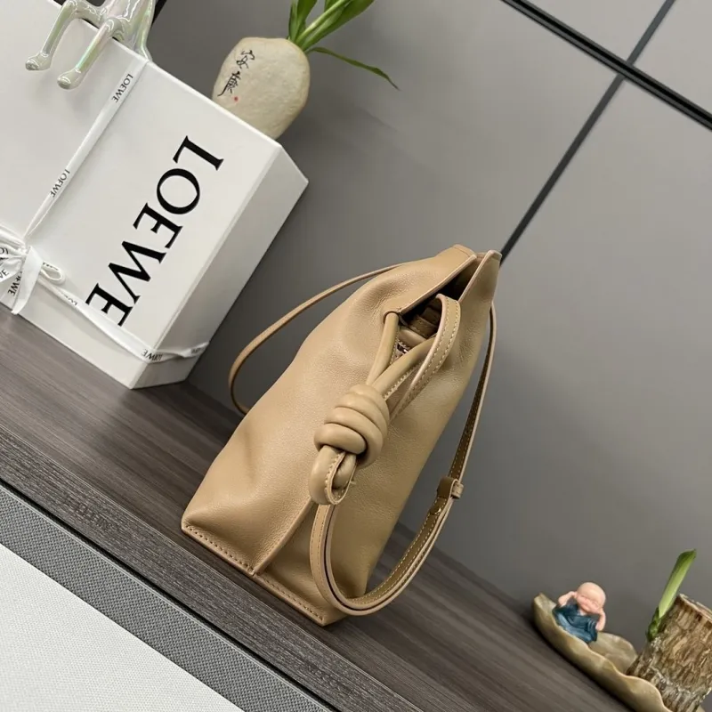 Alternative view of Loewe Clutch-58