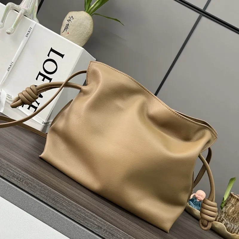 Loewe Clutch-58 - Image 3