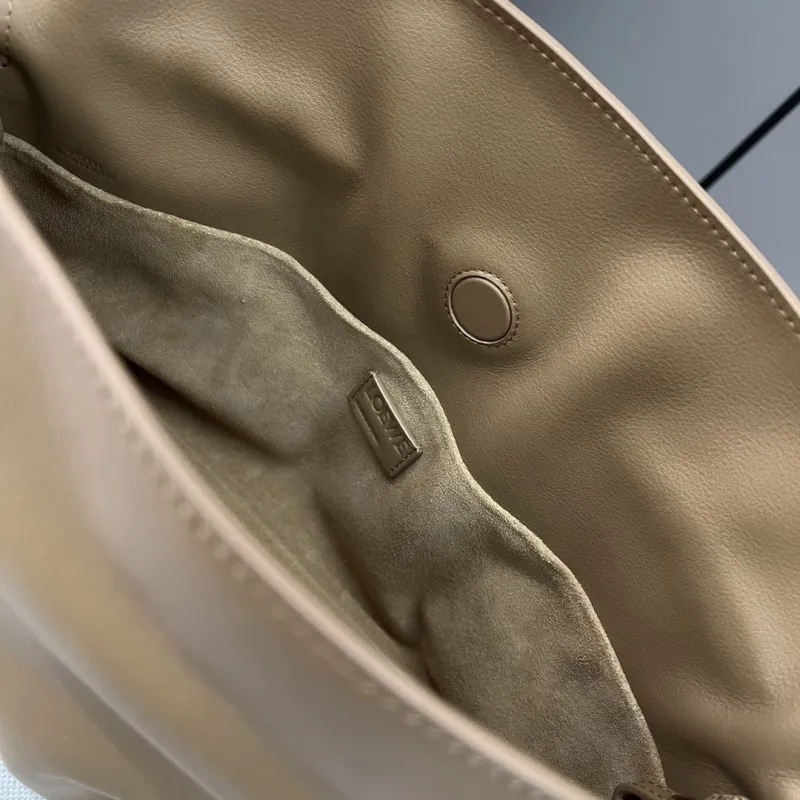 Loewe Clutch-58 - Image 8