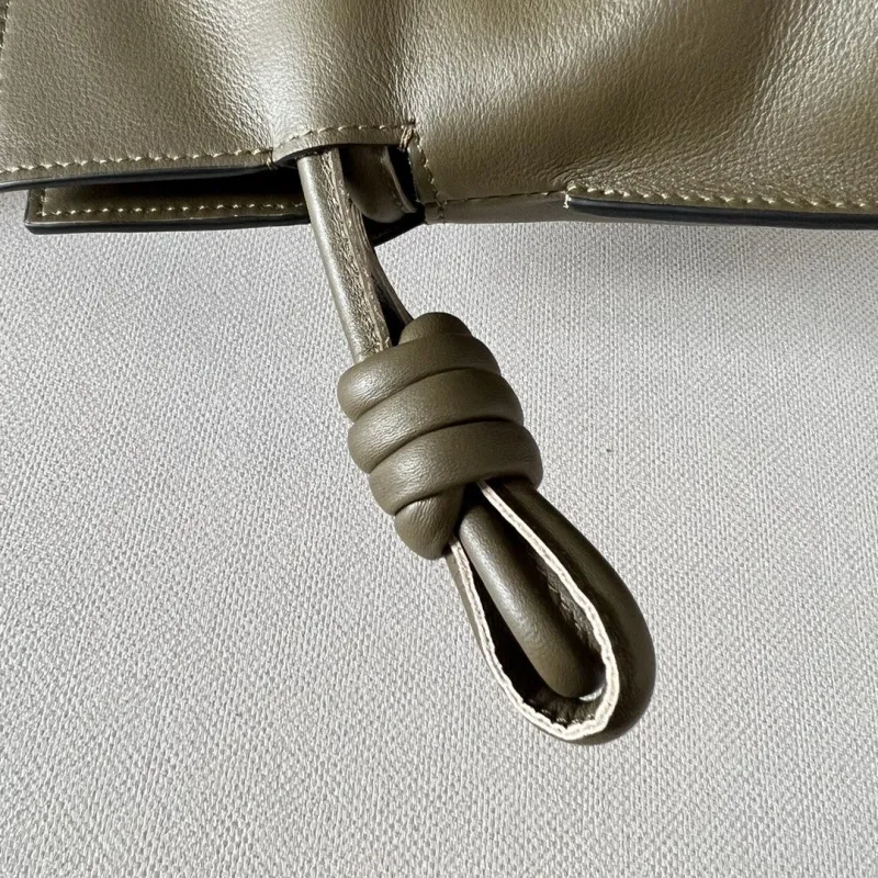 Loewe Clutch-60 - Image 6