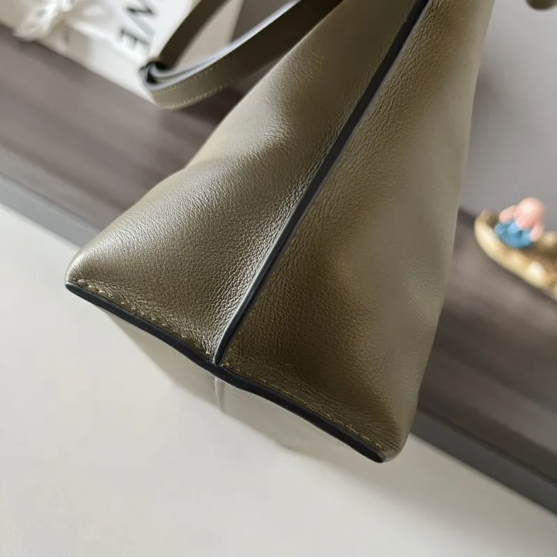 Loewe Clutch-60 - Image 7