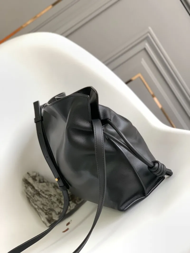 Alternative view of Loewe Clutch-64