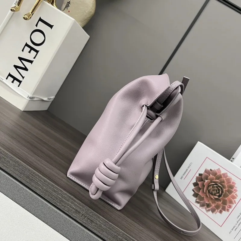 Alternative view of Loewe Clutch-68