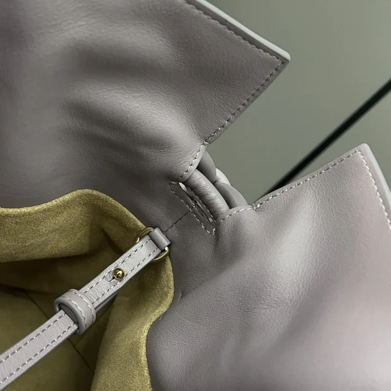 Loewe Clutch-68 - Image 7