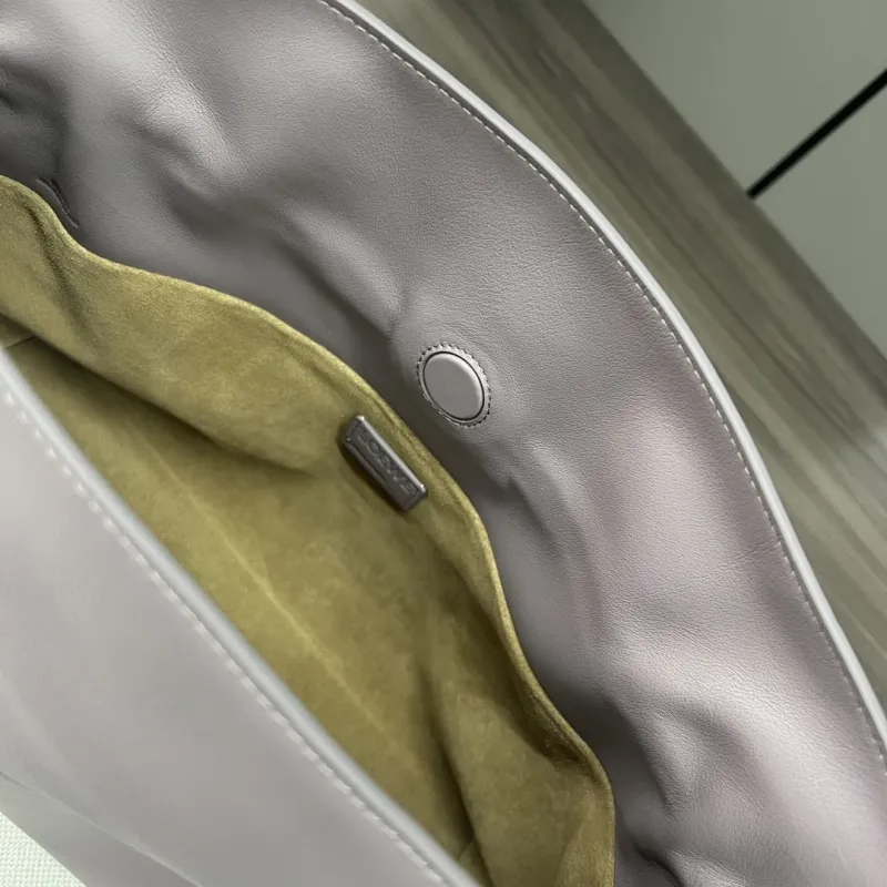 Loewe Clutch-68 - Image 8