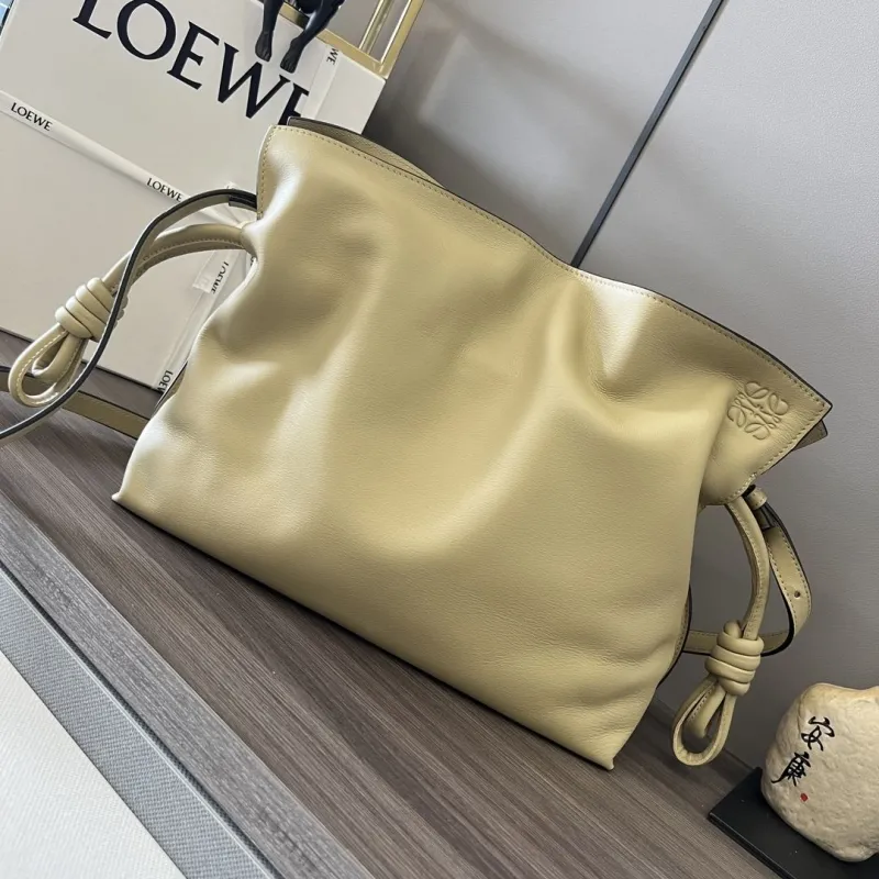 Loewe Clutch-69