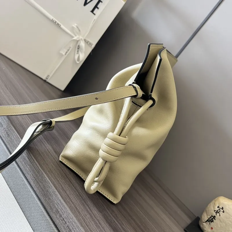 Alternative view of Loewe Clutch-69