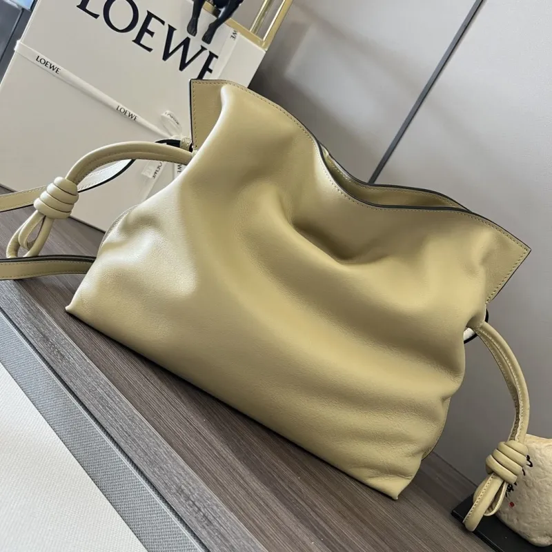 Loewe Clutch-69 - Image 3