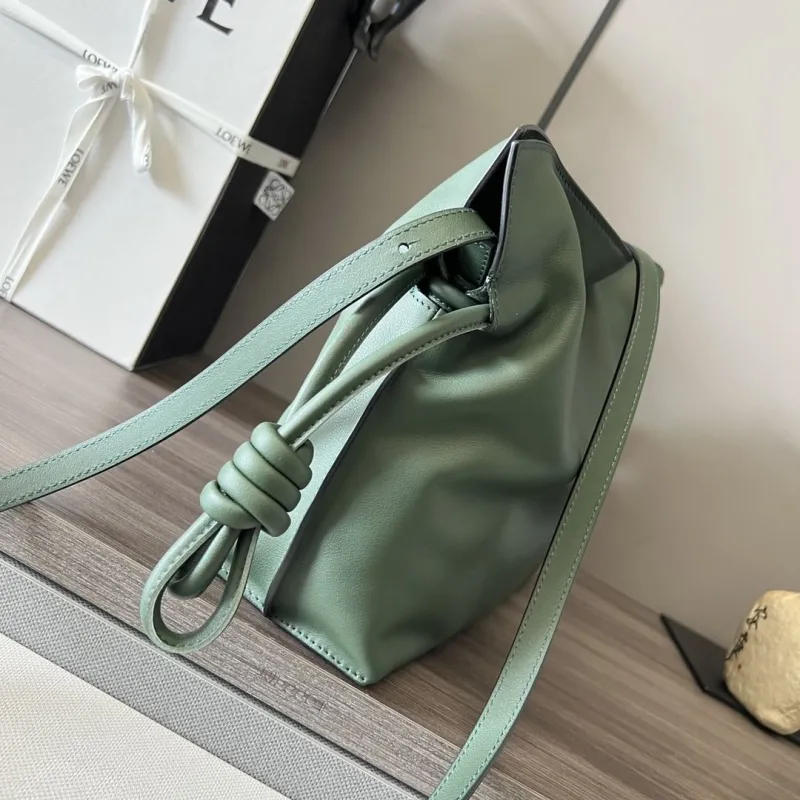 Alternative view of Loewe Clutch-70