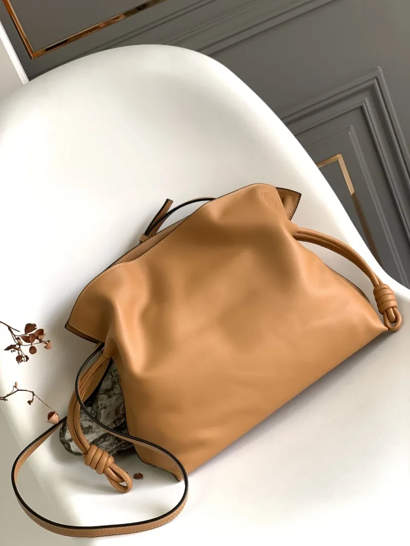 Loewe Clutch-72