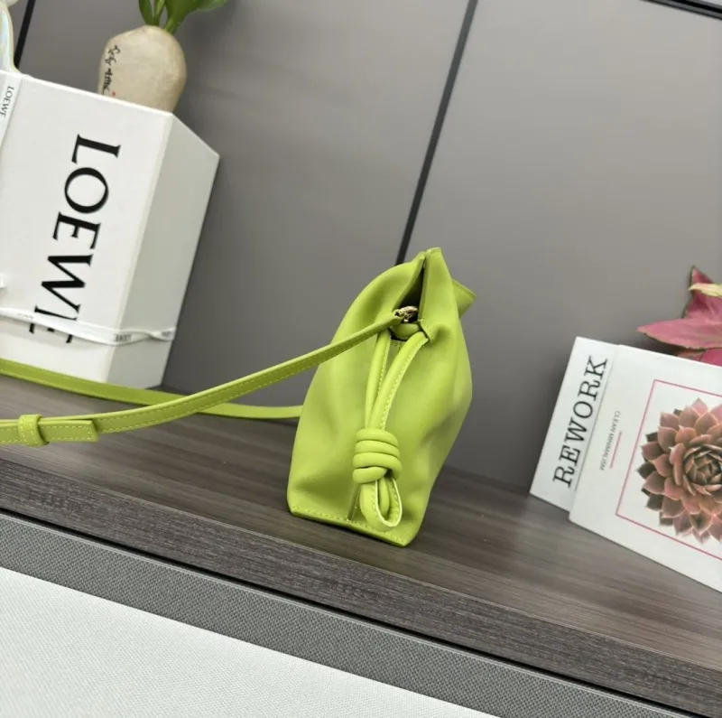 Alternative view of Loewe Clutch-73