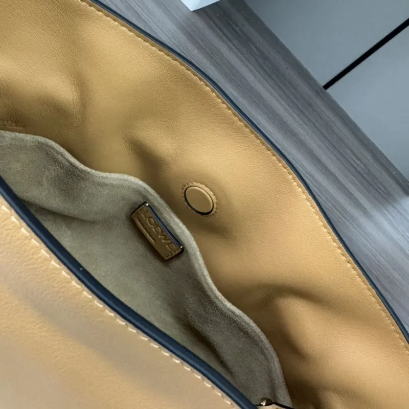 LOEWE Tan Leather Crossbody Clutch Bag 81 - Image 8