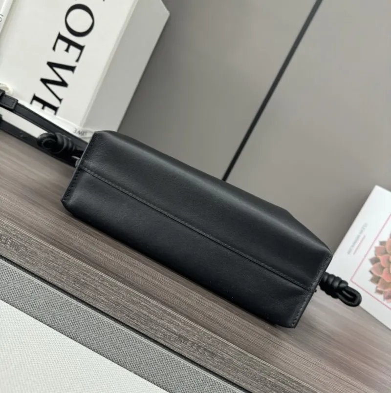 LOEWE Black Leather Crossbody Clutch Bag 86 - Image 4