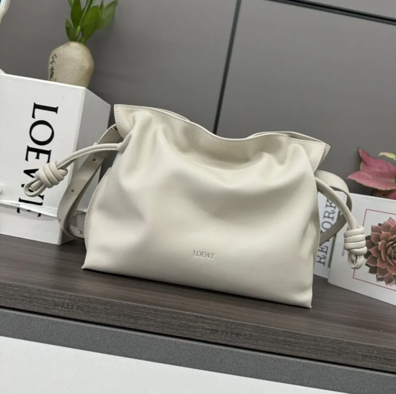 LOEWE Clutch-91 Cream Leather Shoulder Bag