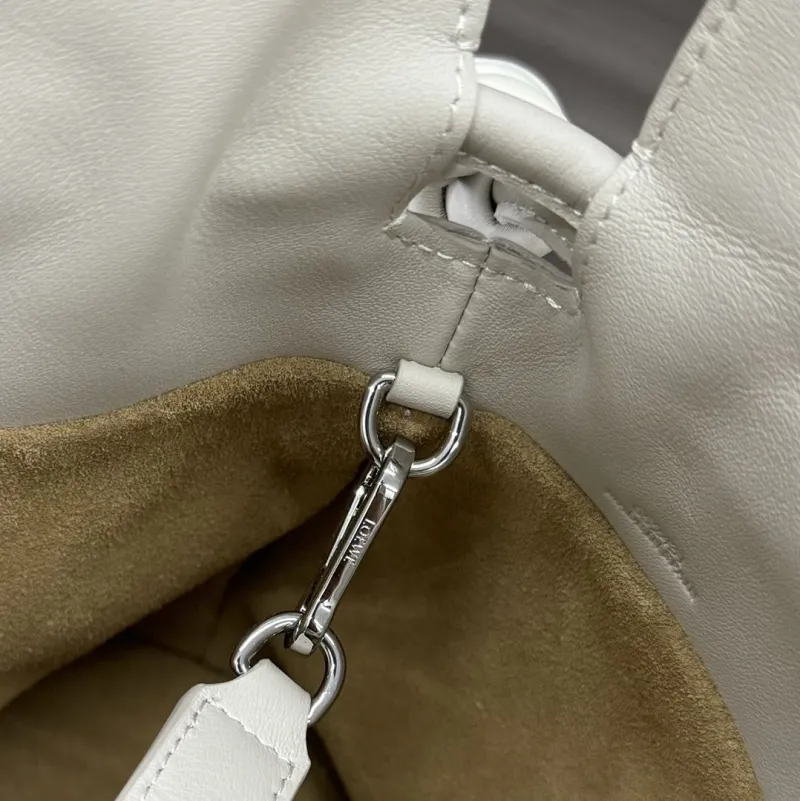 LOEWE Clutch-91 Cream Leather Shoulder Bag - Image 7