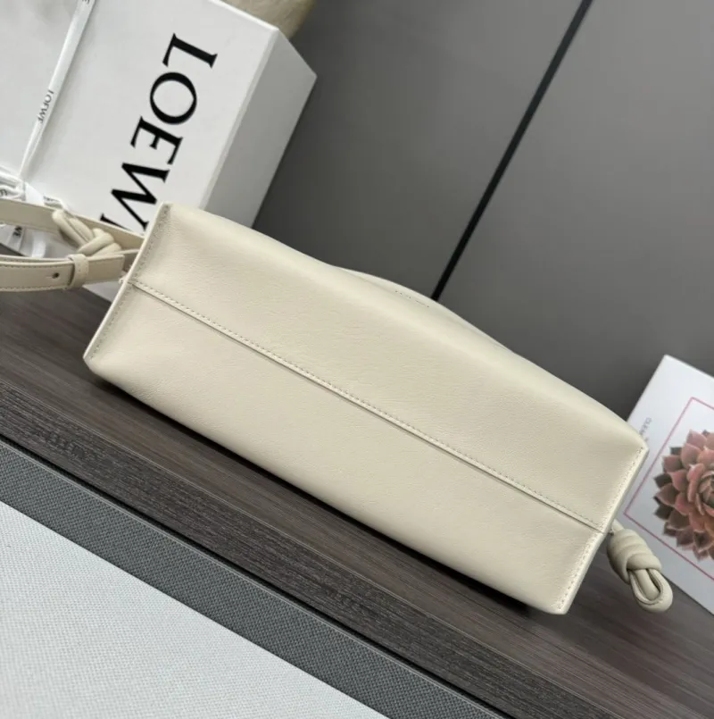 LOEWE Cream Leather Crossbody Bag - Image 4