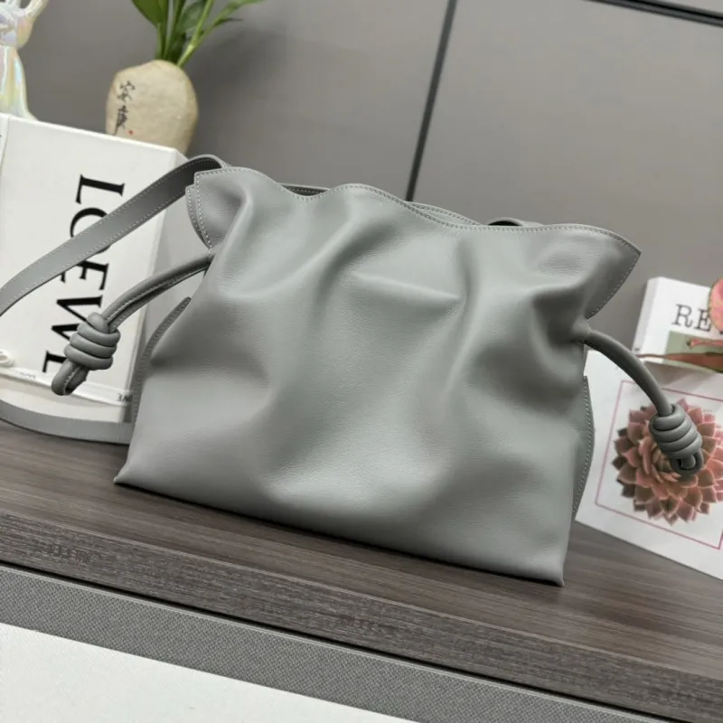 LOEWE Gray Leather Crossbody Bag - Image 3