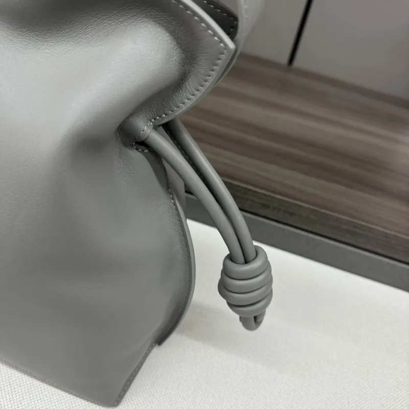 LOEWE Gray Leather Crossbody Bag - Image 6