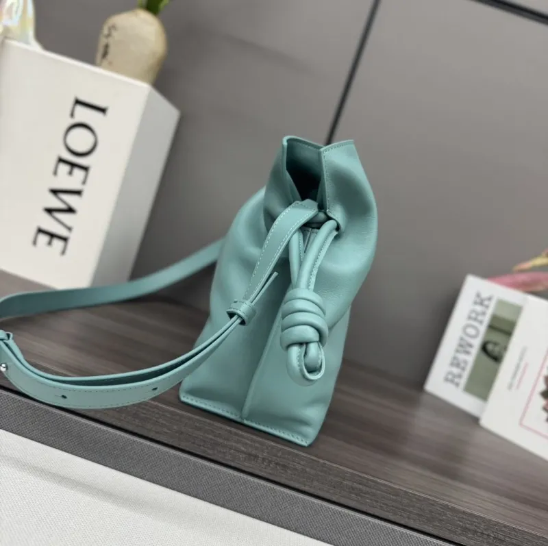 Alternative view of Loewe Clutch-104