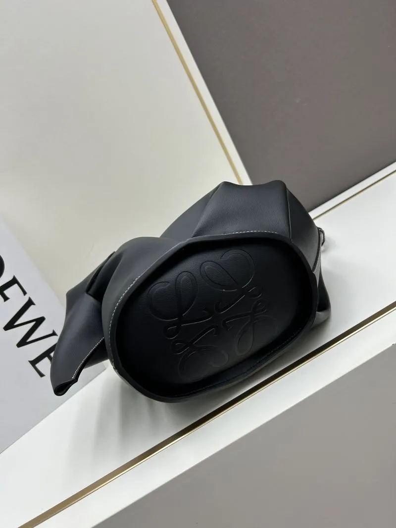 Loewe 11030 Black Elephant Leather Shoulder Bag - Image 3