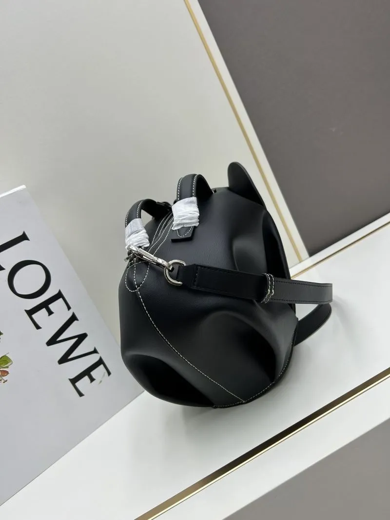 Loewe 11030 Black Elephant Leather Shoulder Bag - Image 4