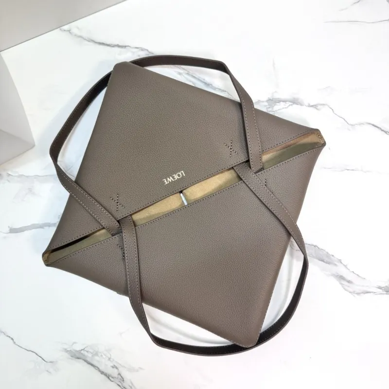 LOEWE Taupe Leather Tote Handbag - Image 7
