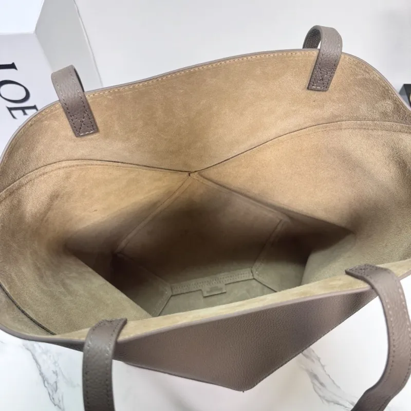 LOEWE Taupe Leather Tote Handbag - Image 9