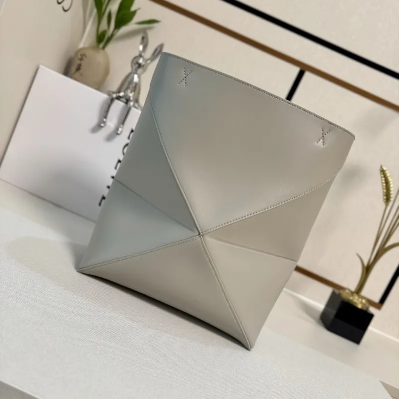 LOEWE Pale Gray Leather Shopping Bag - Image 3
