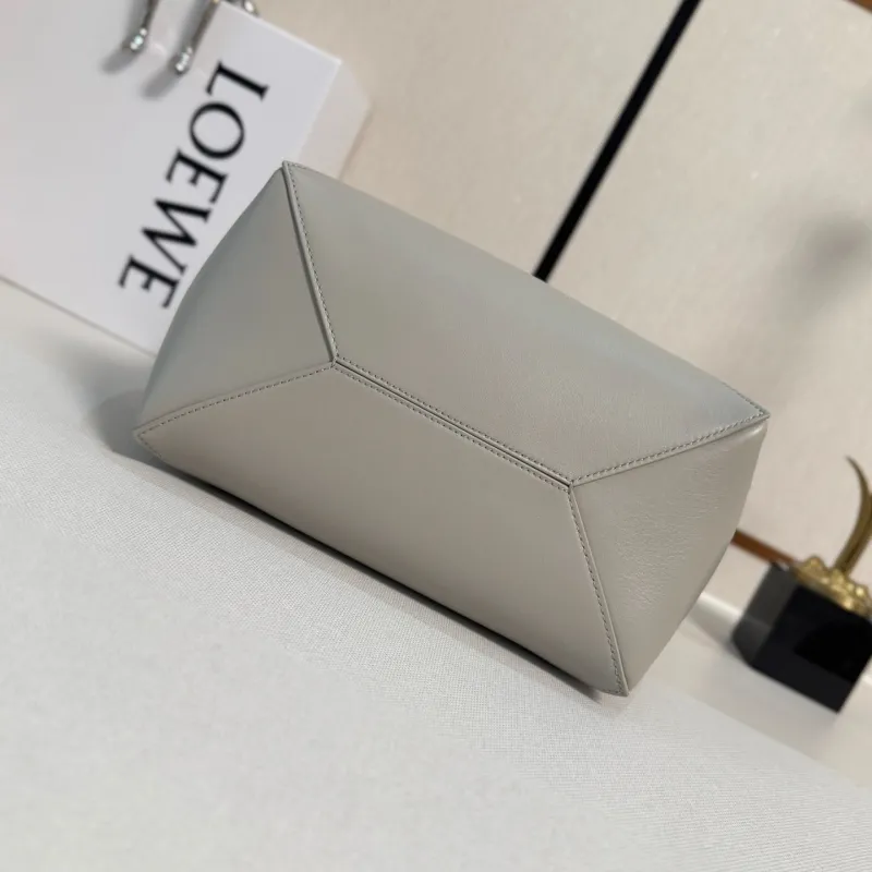 LOEWE Pale Gray Leather Shopping Bag - Image 4