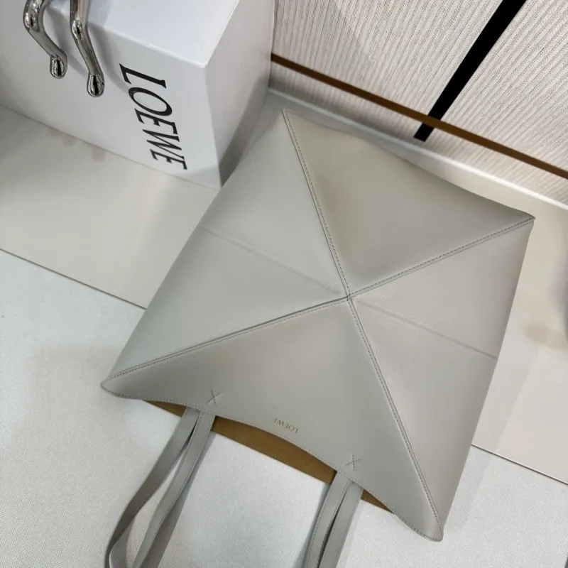 LOEWE Pale Gray Leather Shopping Bag - Image 5