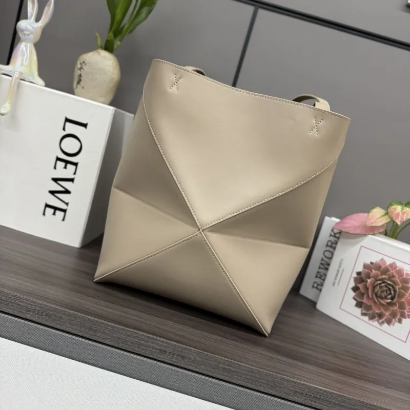 LOEWE Beige Leather Shopping Tote Bag - Image 3