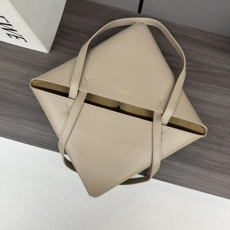 LOEWE Beige Leather Shopping Tote Bag - Image 7