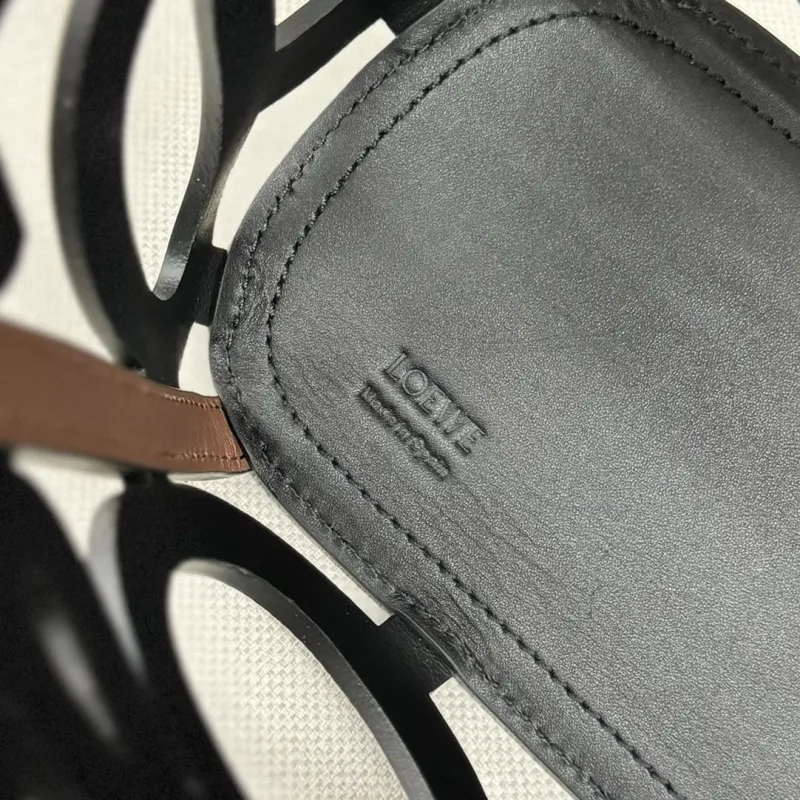 LOEWE Cream Black Bucket Tote Bag - Image 7