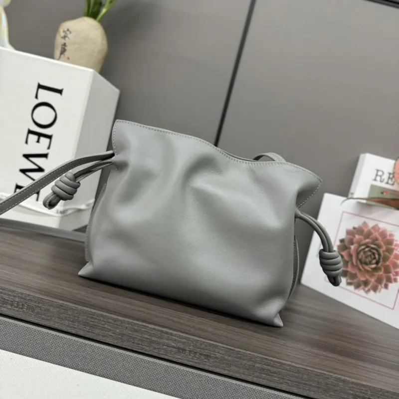 LOEWE Gray Leather Crossbody Bag - Image 3